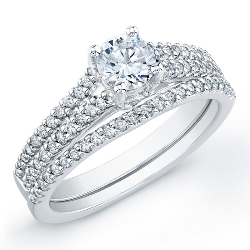14k White Gold Timeless Diamond Bridal Set