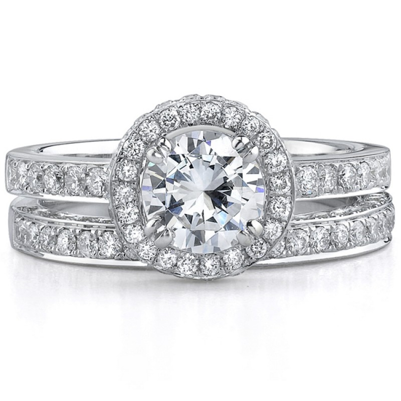 18k White Gold Elegant Diamond Halo Bridal Set
