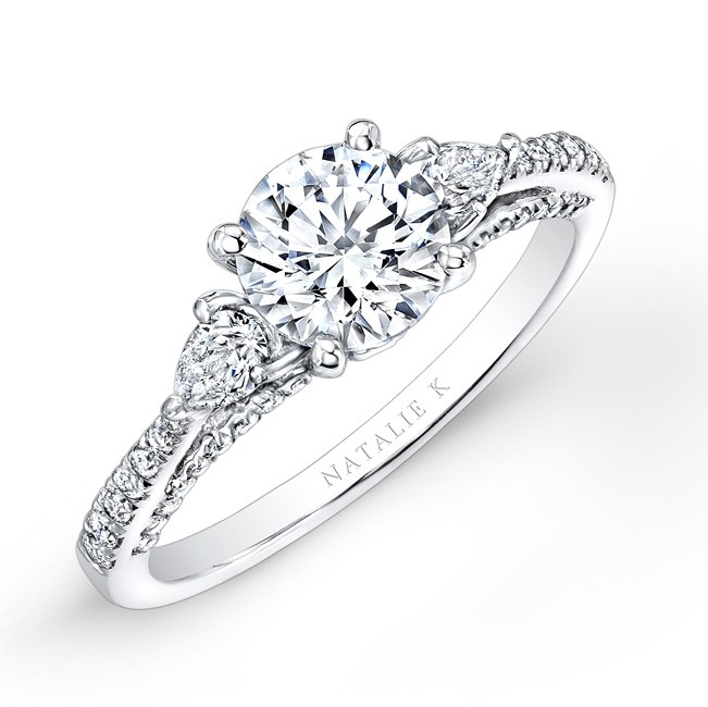 Engagement rings pear shaped side stones 2025